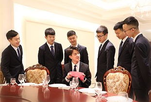 廣西工商技師學(xué)院財(cái)貿(mào)商貿(mào)專業(yè)群之禮儀服務(wù)專業(yè) 塑造職業(yè)風(fēng)采，成就未來(lái)精英